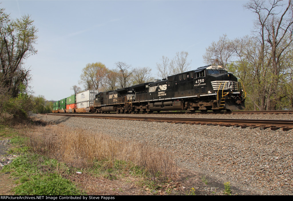 NS 4750 and 9896 take train 258 through Milepost 116 at Cove PA
